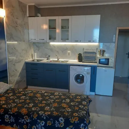 Apartment на първа линия *