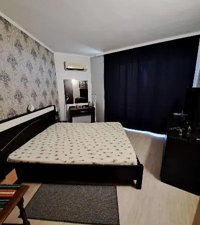 на първа линия Apartment *